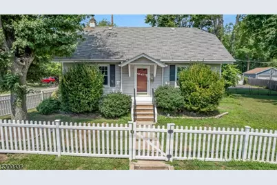 34 Rockview Ter, North Plainfield, NJ 07060 - Photo 1