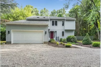 10 Hunting Hills Rd, Franklin Township, NJ 08801 - Photo 1