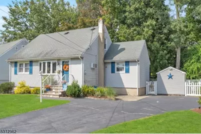 8 Oakwood Ter, Bloomingdale, NJ 07403 - Photo 1