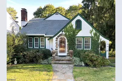 46 Essex Ave, Bernardsville, NJ 07924 - Photo 1