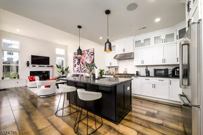 6 Chelsea Rd, Warren Township, NJ 07059 - Photo 1