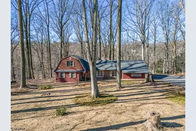 42 Fairview Dr, Raritan Township, NJ 08822 - Photo 1