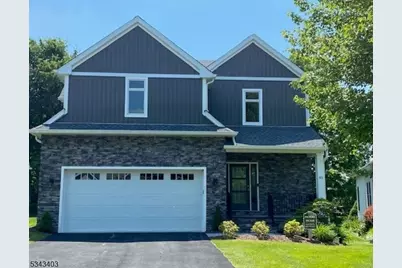 43 Bluffs Ct, Hamburg, NJ 07419 - Photo 1