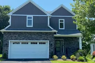 43 Bluffs Ct, Hamburg, NJ 07419 - Photo 1