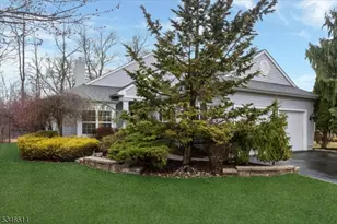 47 Daulton Dr, Franklin Township, NJ 08873 - Photo 1