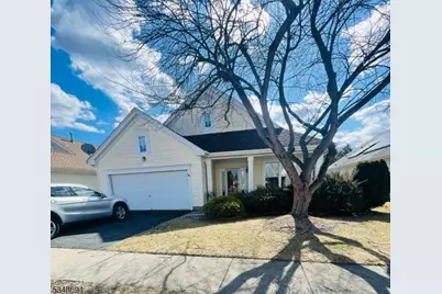 13 Buckingham Cir, White Township, NJ 07823 - Photo 1