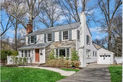 8 Amherst Pl, Montclair, NJ 07043 - Photo 1