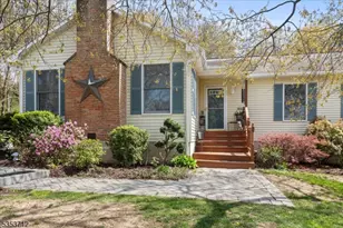 148 Buckhorn Dr, White Township, NJ 07882 - Photo 1