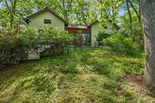 9 Upland Way, Verona, NJ 07044 - Photo 1