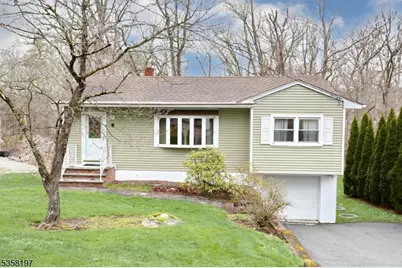 8 Beech Ct, Ringwood, NJ 07456 - Photo 1