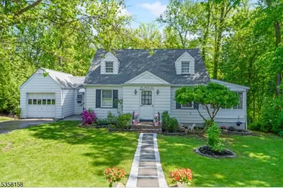 106 Mohawk Dr, Cranford Township, NJ 07016 - Photo 1