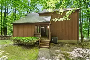 19 Village Way, Vernon, NJ 07462 - Photo 1