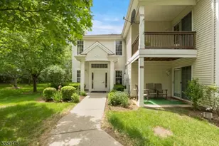 822 Honeybrook Cir, Lopatcong Township, NJ 08886 - Photo 1