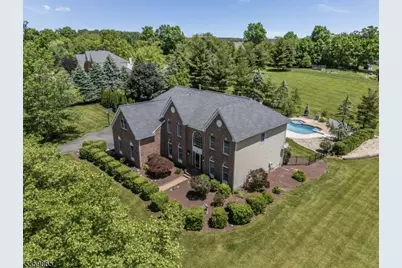 28 Lavada Ln, Raritan Township, NJ 08551 - Photo 1