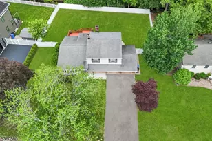 52 Ravine Dr, Woodbridge Township, NJ 07067 - Photo 1