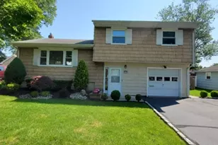 813 Riverbend Dr, Clark Township, NJ 07066 - Photo 1