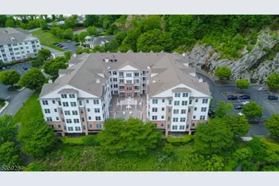 6406 Brookhaven Ct, Riverdale, NJ 07457 - Photo 1