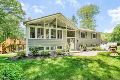 31 Sherwood Ct, West Milford, NJ 07435 - Photo 1