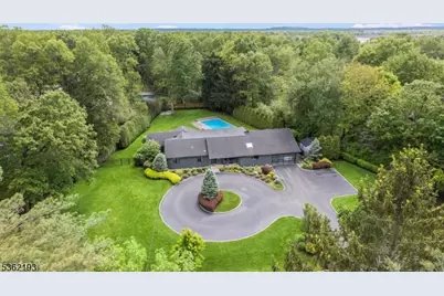 4 Creighton Dr, Livingston, NJ 07039 - Photo 1