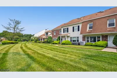 18 Yarmouth Ct, Scotch Plains Township, NJ 07076 - Photo 1