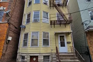 90 Warwick St, Newark, NJ 07105 - Photo 1