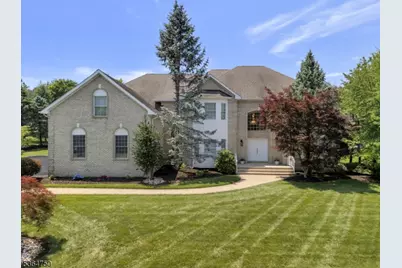 33 Briarwood Drive East, Warren Township, NJ 07059 - Photo 1