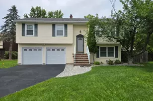 9 Village Ct, Flemington, NJ 08822 - Photo 1