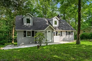 7 Mondamin Rd, Vernon, NJ 07422 - Photo 1