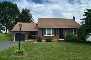 2 Lyons Ct, Alpha, NJ 08865 - Photo 1