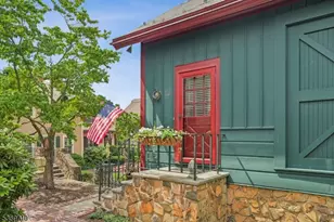 15 Murray Hill Square, New Providence, NJ 07974 - Photo 1