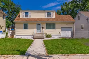 423 E 4th Ave, Roselle, NJ 07203 - Photo 1