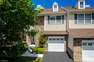 5 Pembrook Ln, Mount Olive, NJ 07828 - Photo 1