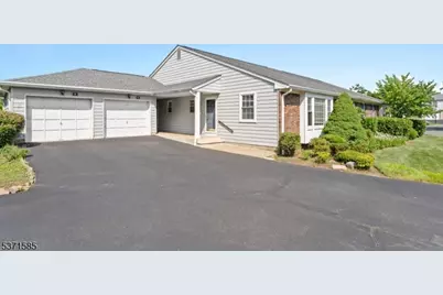 6 Lynn Ct, Florham Park, NJ 07932 - Photo 1