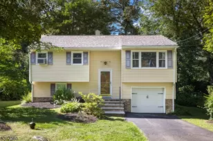 3 Sandy Hill Rd, Vernon, NJ 07419 - Photo 1