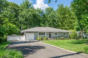 328 Chaucer Dr, Berkeley Heights Township, NJ 07922 - Photo 1