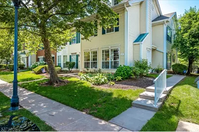 15 Hudson Ct, Franklin Township, NJ 08823 - Photo 1