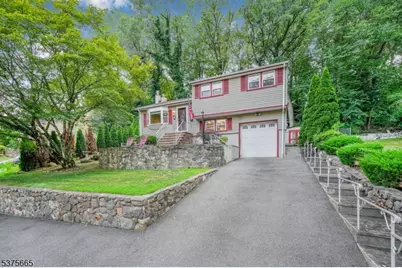 95 Knolls Rd, Bloomingdale, NJ 07403 - Photo 1