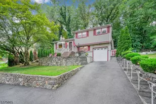 95 Knolls Rd, Bloomingdale, NJ 07403 - Photo 1