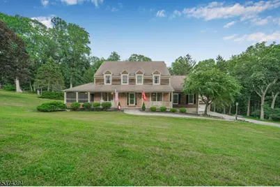 16 Henderson Hill Rd, Union Township, NJ 08827 - Photo 1