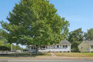 613 Warfield Rd, North Plainfield, NJ 07063 - Photo 1