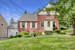 34 Mt Pleasant Pkwy, Livingston, NJ 07039 - Photo 1