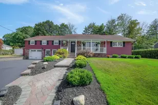 201 Stiles Ct, Pompton Lakes, NJ 07442 - Photo 1