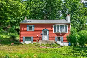34 Ricker Rd, Kinnelon, NJ 07405 - Photo 1