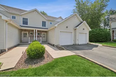 645 Ridgedale Ave #6, East Hanover Township, NJ 07936 - Photo 1