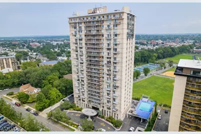 160 Overlook Ave #11C, Hackensack, NJ 07601 - Photo 1