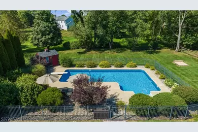 6 Twin Pointe Rd, Raritan Township, NJ 08822 - Photo 1