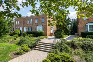 30 Elm St, Summit, NJ 07901 - Photo 1