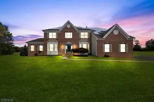 12 Wyckoff Pl, Franklin Township, NJ 08823 - Photo 1