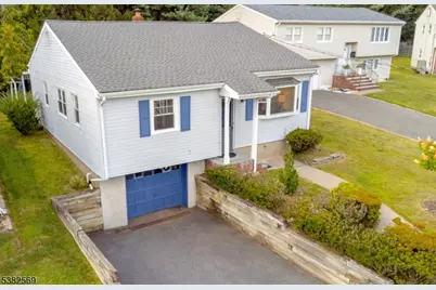 7 Shrump Pl, West Orange Township, NJ 07052 - Photo 1