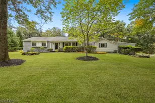 32 Oakland Dr, Readington, NJ 08889 - Photo 1